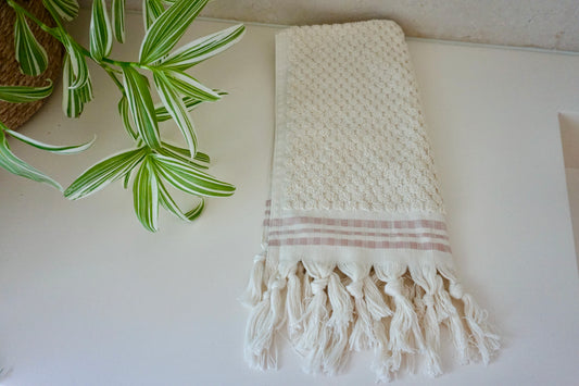 Thick-looped small hand towel