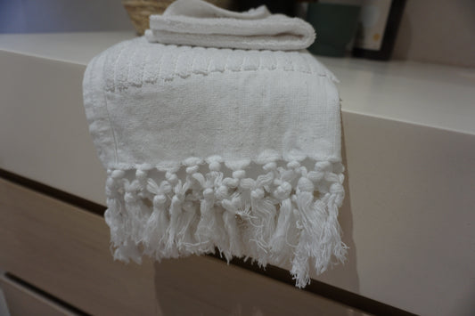 Thick-looped large hand towel